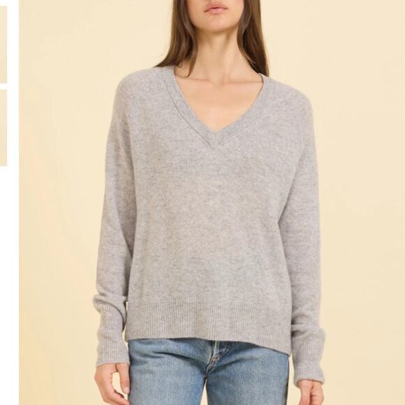One Grey Day Los Angeles Sweaters - One Grey Day Sloane Gray V Neck 100% Cashmere Sweater size Small